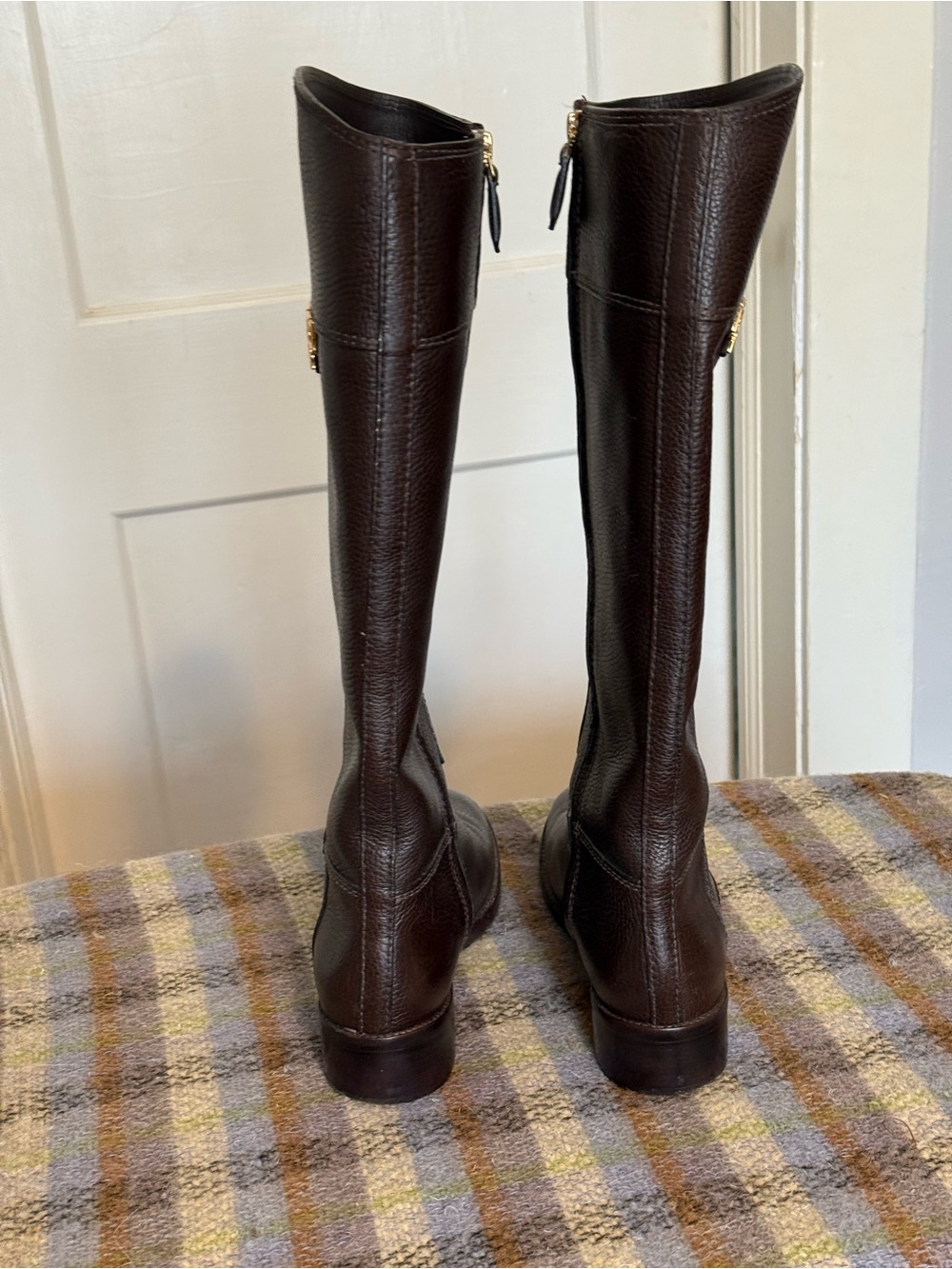 Tory Burch Joanna Dark Brown Pebbled Leather Knee Riding Boots Gold Logo EUC sz8 - Picture 3 of 11